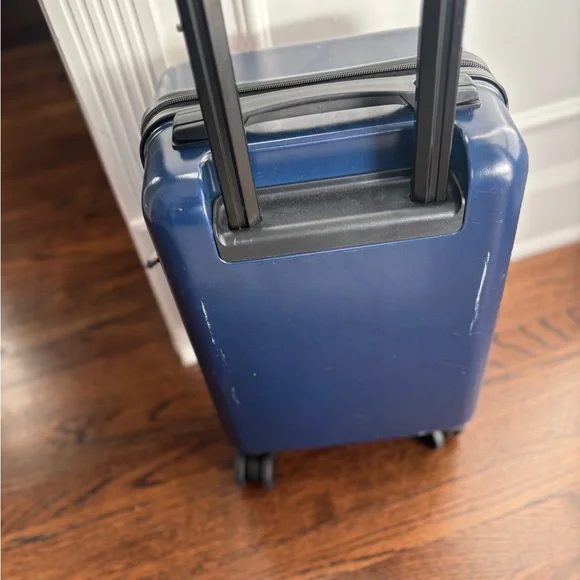 iPlay Kids Luggage/Carryon/Suitcase, 18" hard Set, Backpack, 4 Spinner Wheels - Picture 5 of 13